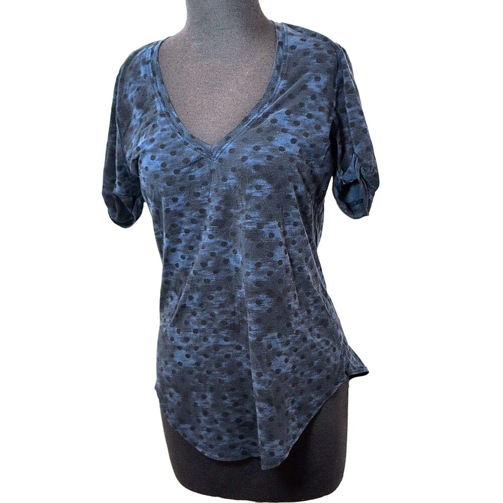 Lululemon Women's M Navy Polka Dot V-Neck Knot Sleeve Short Sleeve T-Shirt